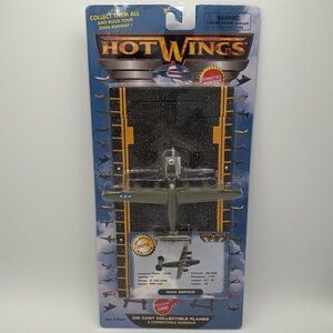 HOT WINGS B-24 Liberator / Green/ WWII Series / 2016 Collectors Edition /NEW